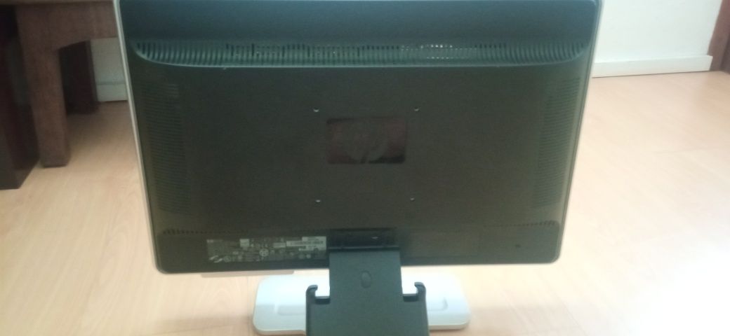 Monitor HP w2007v