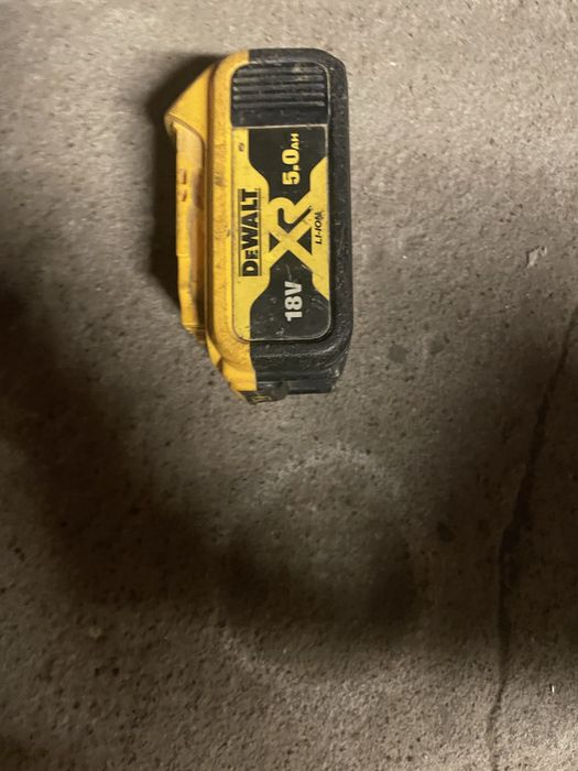 Sprzedam baterie dewalt