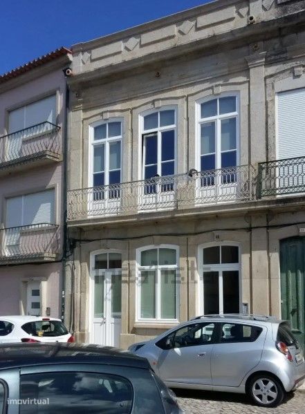 Apartamento T2 - Largo Infante Dom Henriques, 55 , 2º andar