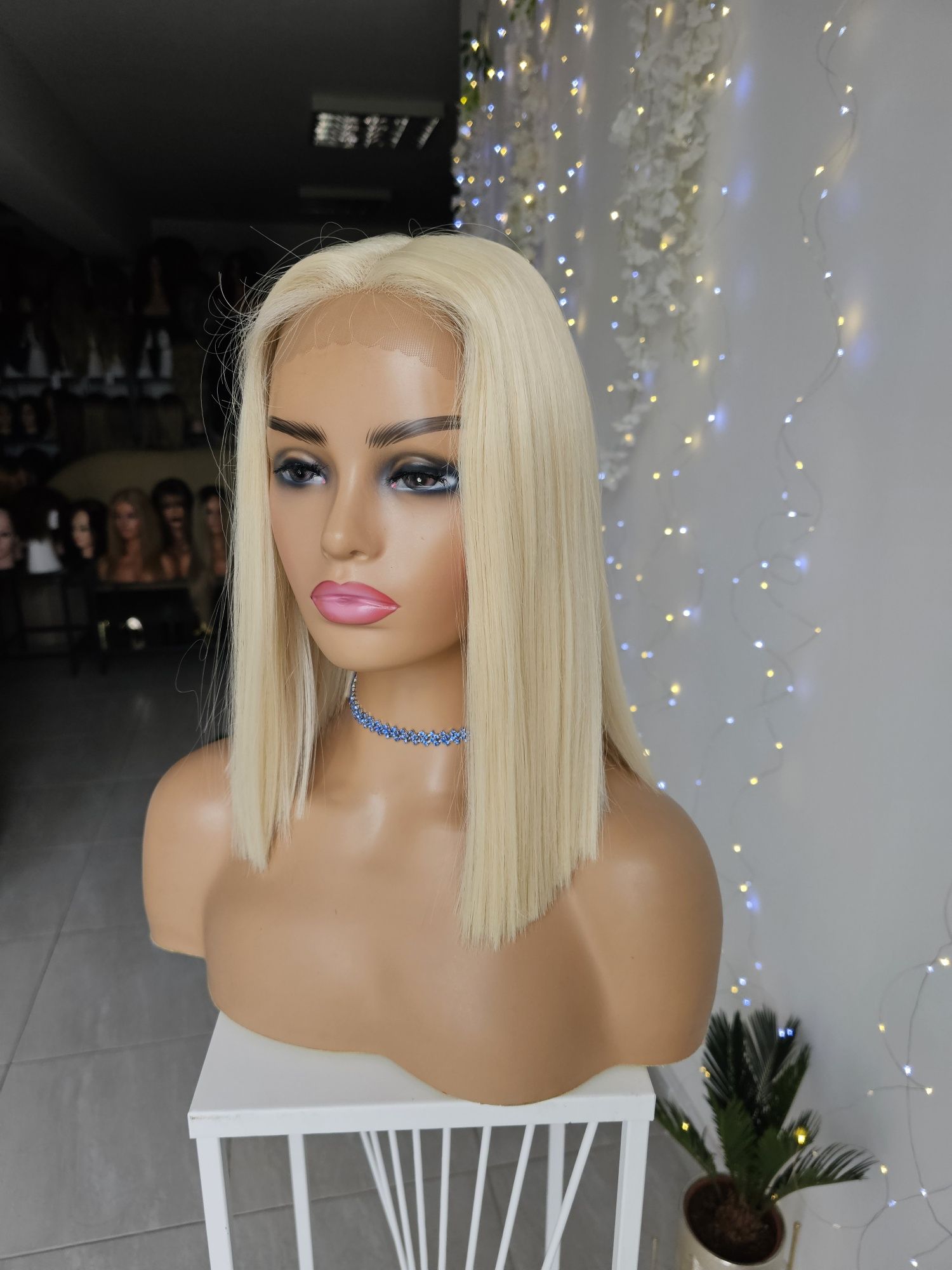 Lekka blond peruka Zyta lacefront naturlany efekt jasny blond