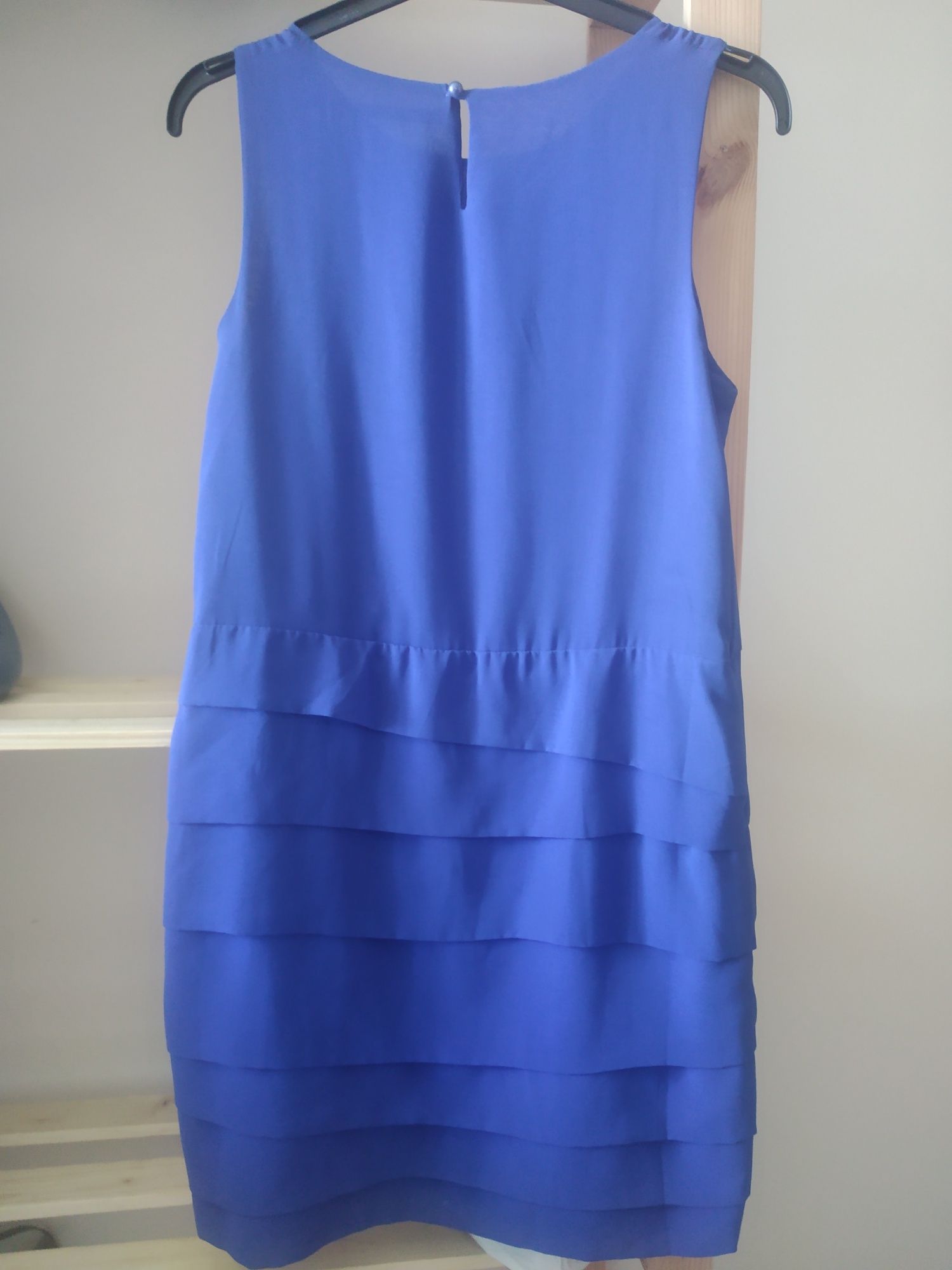 Niebieska krótka sukienka