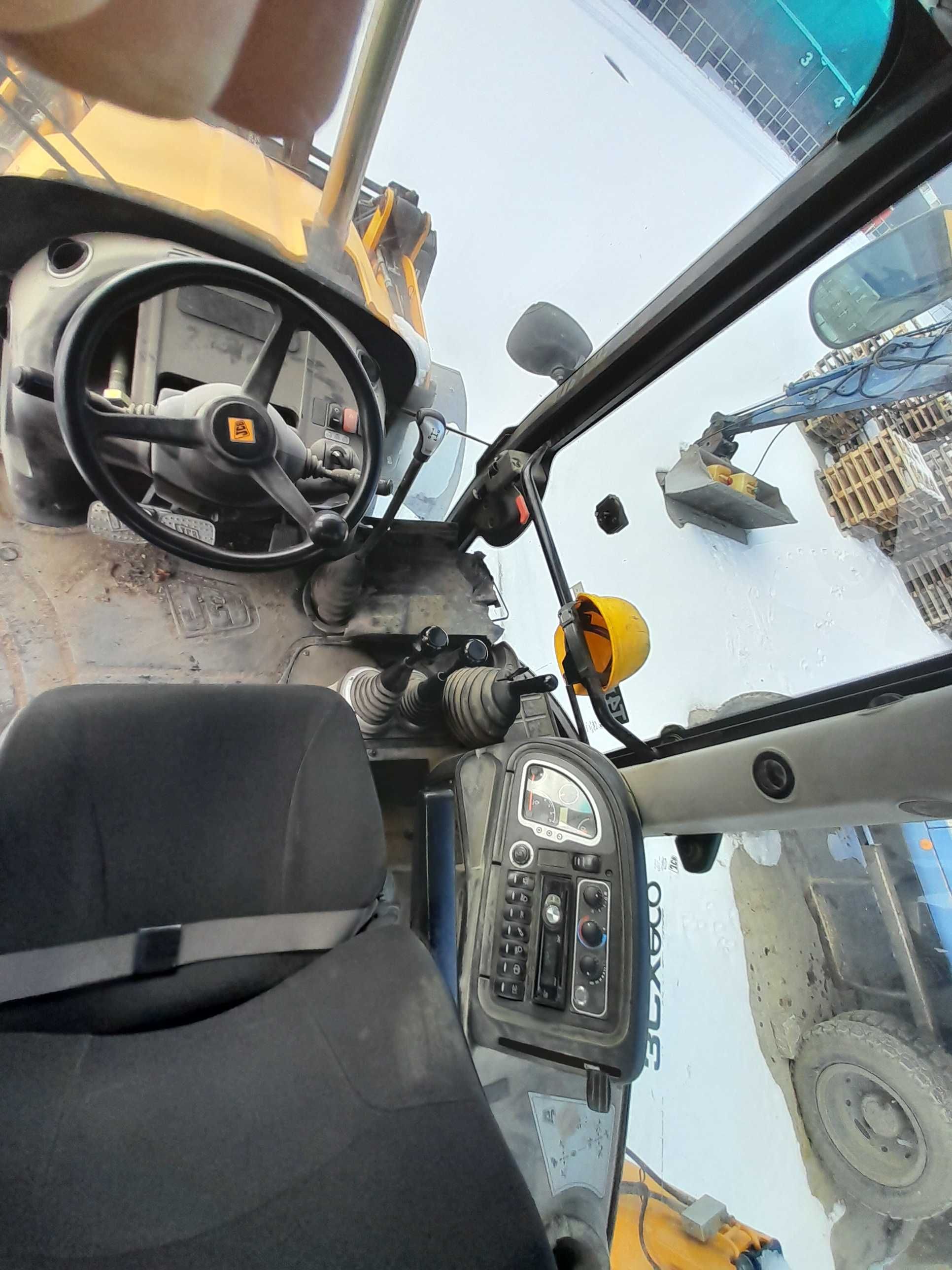 Koparko-ładowarka JCB 3CX
