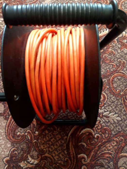 Подовжувач на котушці