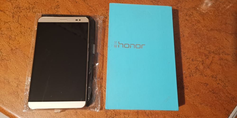 Huawei Honor MediaPad X2 3/32GB posiada sklep google play.