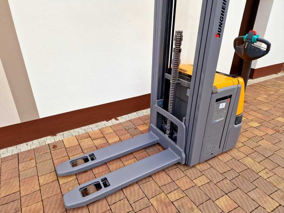 Elektryczny wózek Jungheinrich EJC 216z Widłowy Paleciak 525cm Maszt