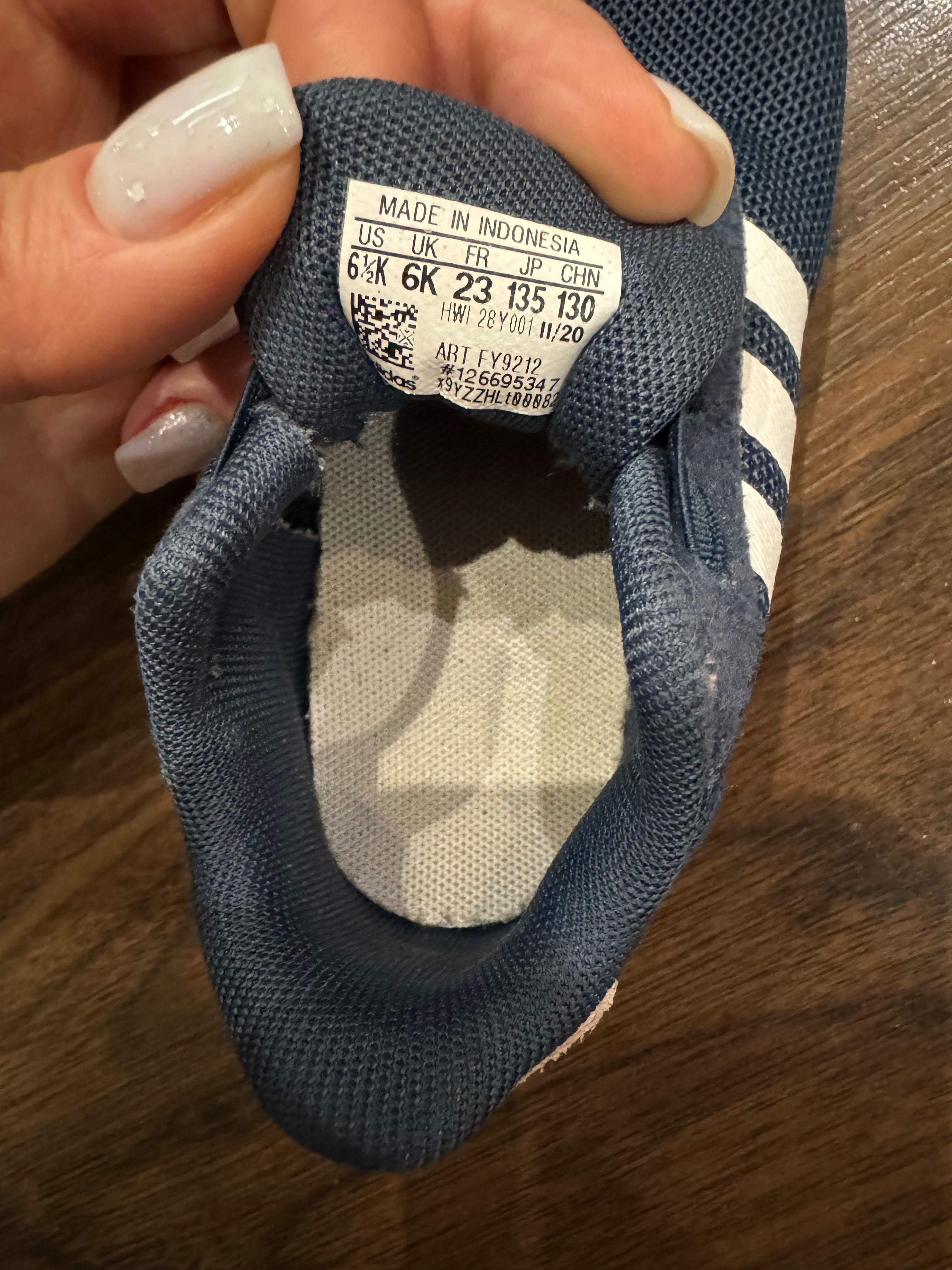 Продаю кросівки дитячі  adidas 23 розмір