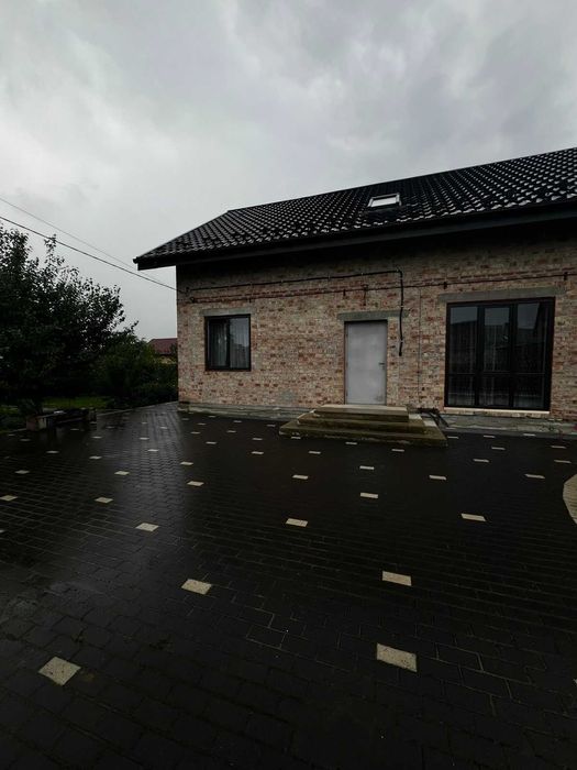 Оренда будинку біля Львова в с. Бартатів