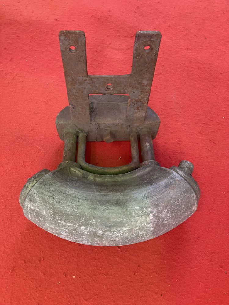 Antigo molde / ferramenta para vulcanizar pneus.