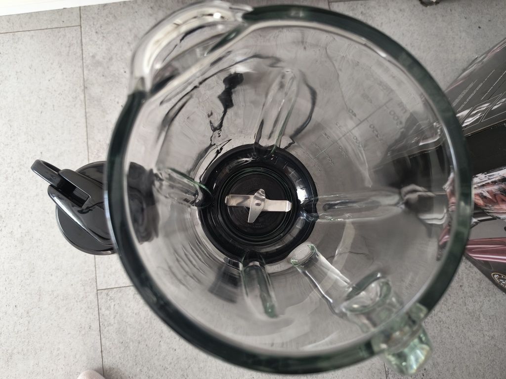 Blender kielichowy Russell Hobbs