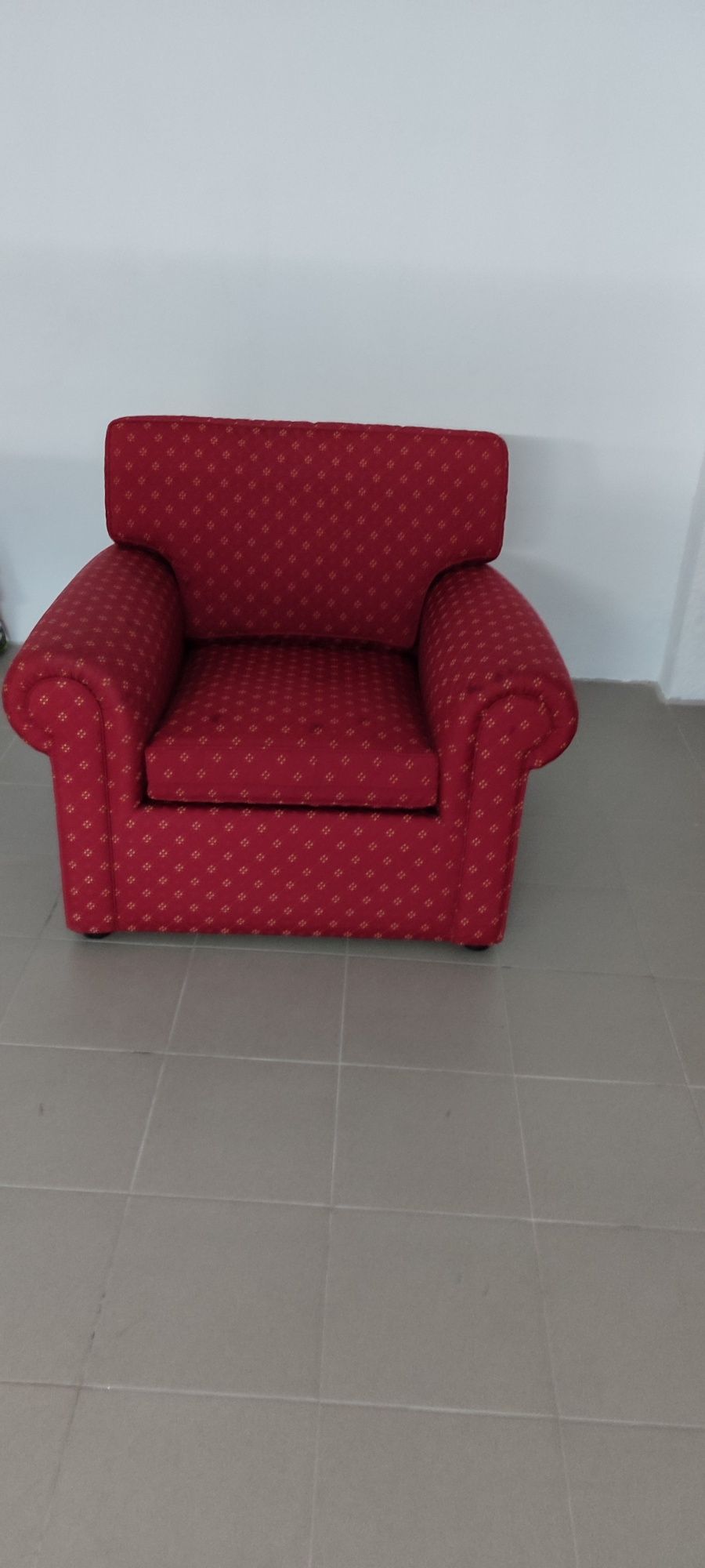 Sofá individual vermelho