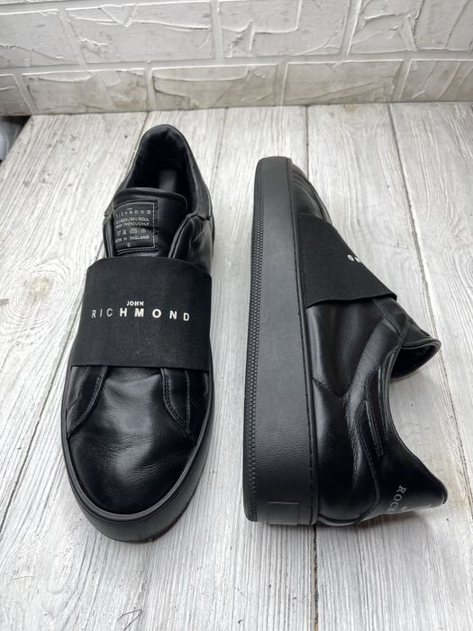 Крутые черные кожаные мокасины john richmond rock n' roll sneakers