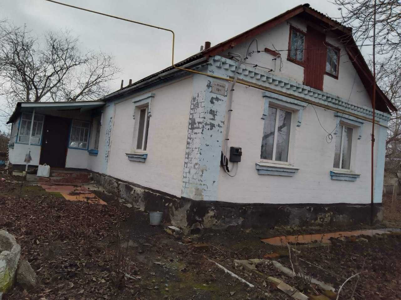 Будинок та земельна ділянка 150км від Києва