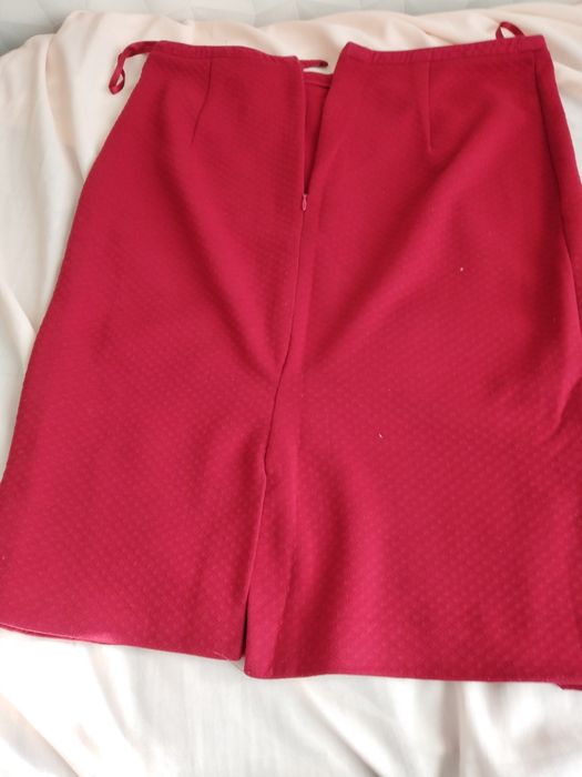 Spódnica. Czerwona. Ołówkowa. 40