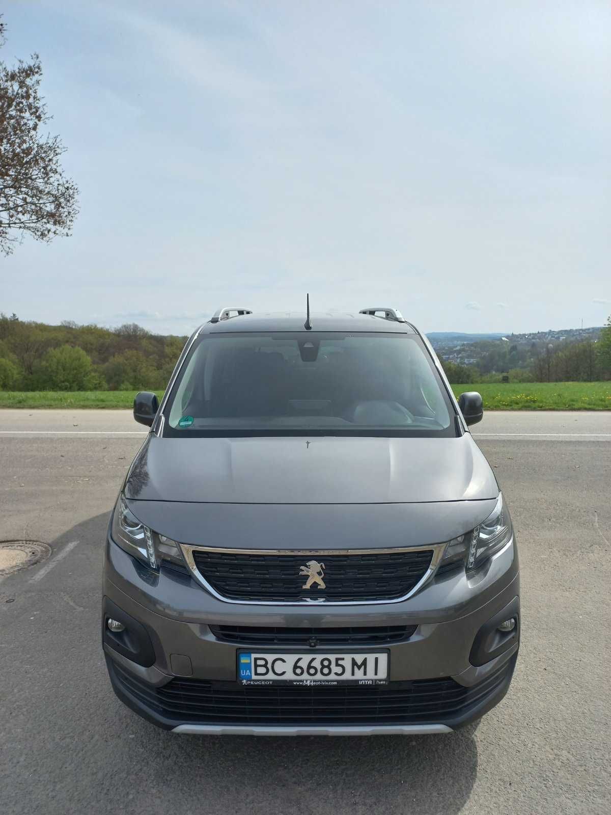 Продам офіційне авто PEUGEOT RIFTER 7 місць, автомат