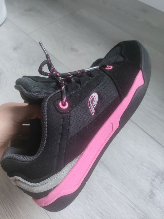 Buty sportowe tenisówki