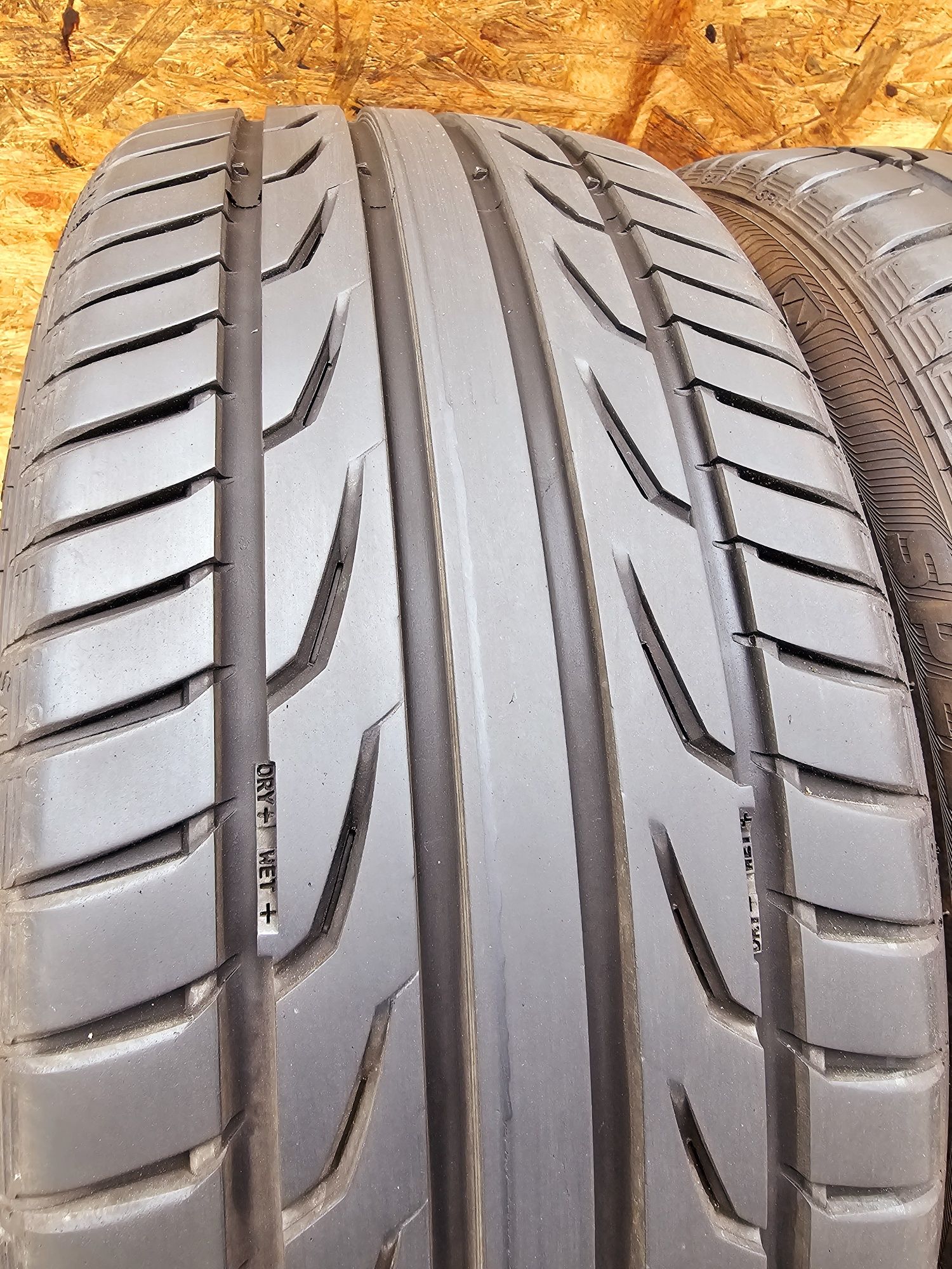 Idealne!!  7,5mm. 205/45 r17 Semperit Speed-Life 2. 1517