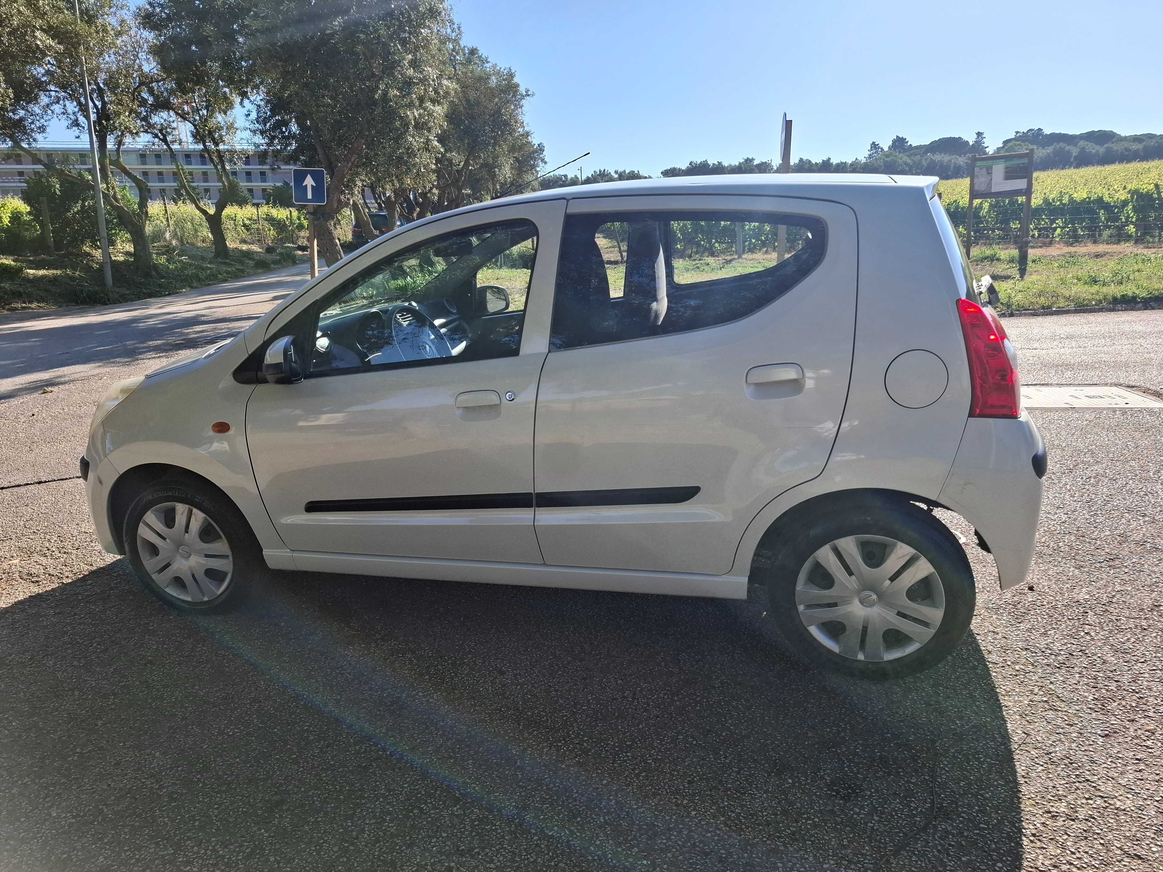 Vendo Nissan Pixo janeiro 2011 com 93000 km