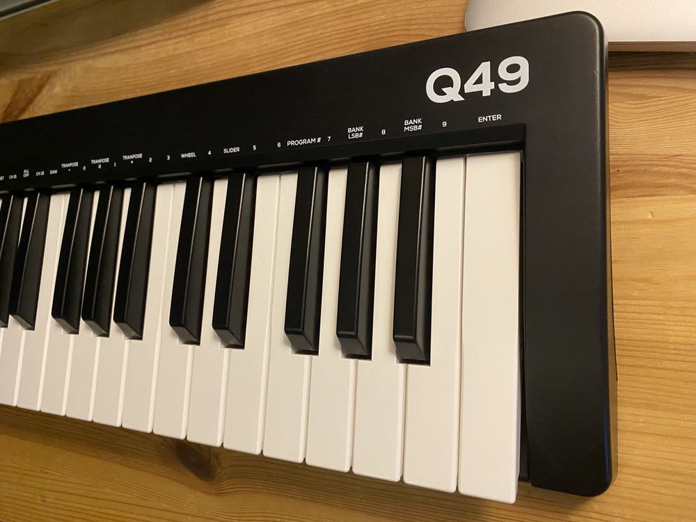 Мідіклавіатура Alesis Q49 MK2.