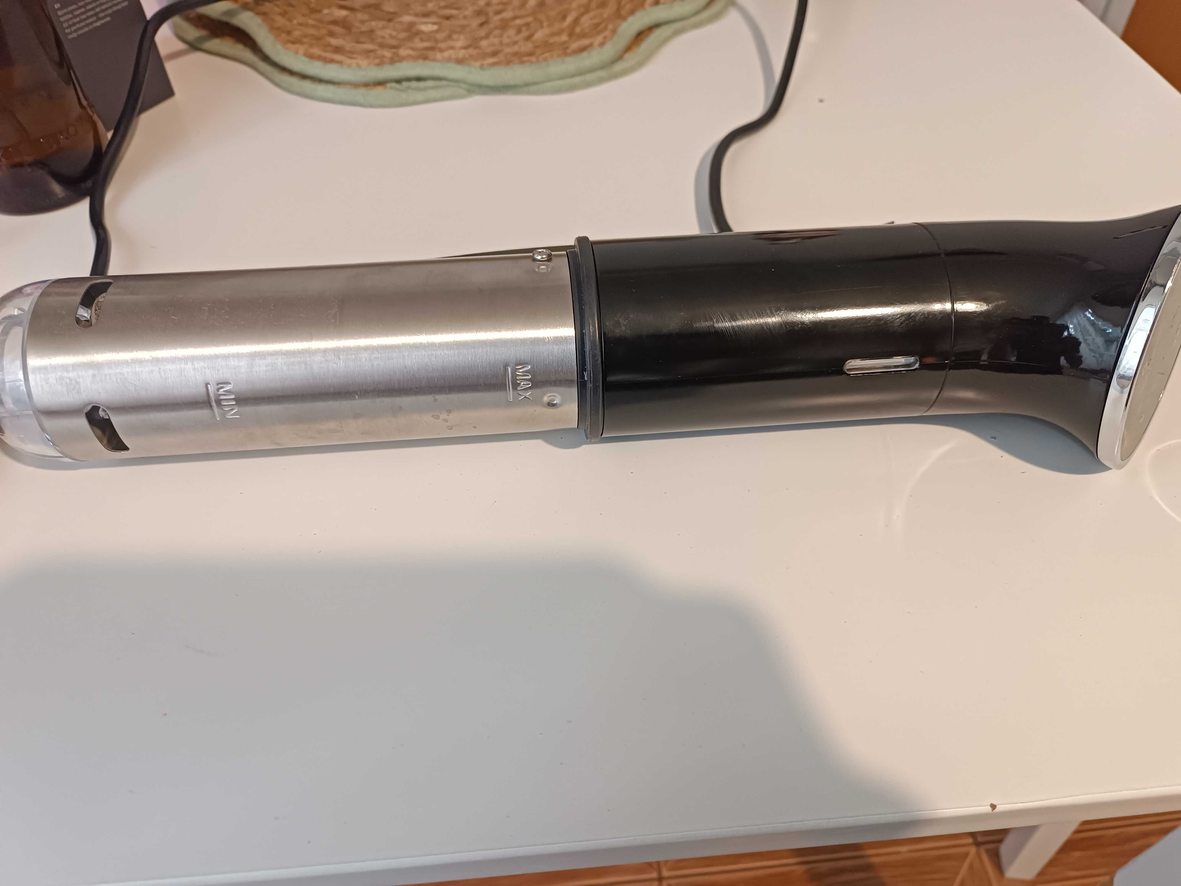 Termocylkulator 1200W- Laica Sous Video Stick SVC107L