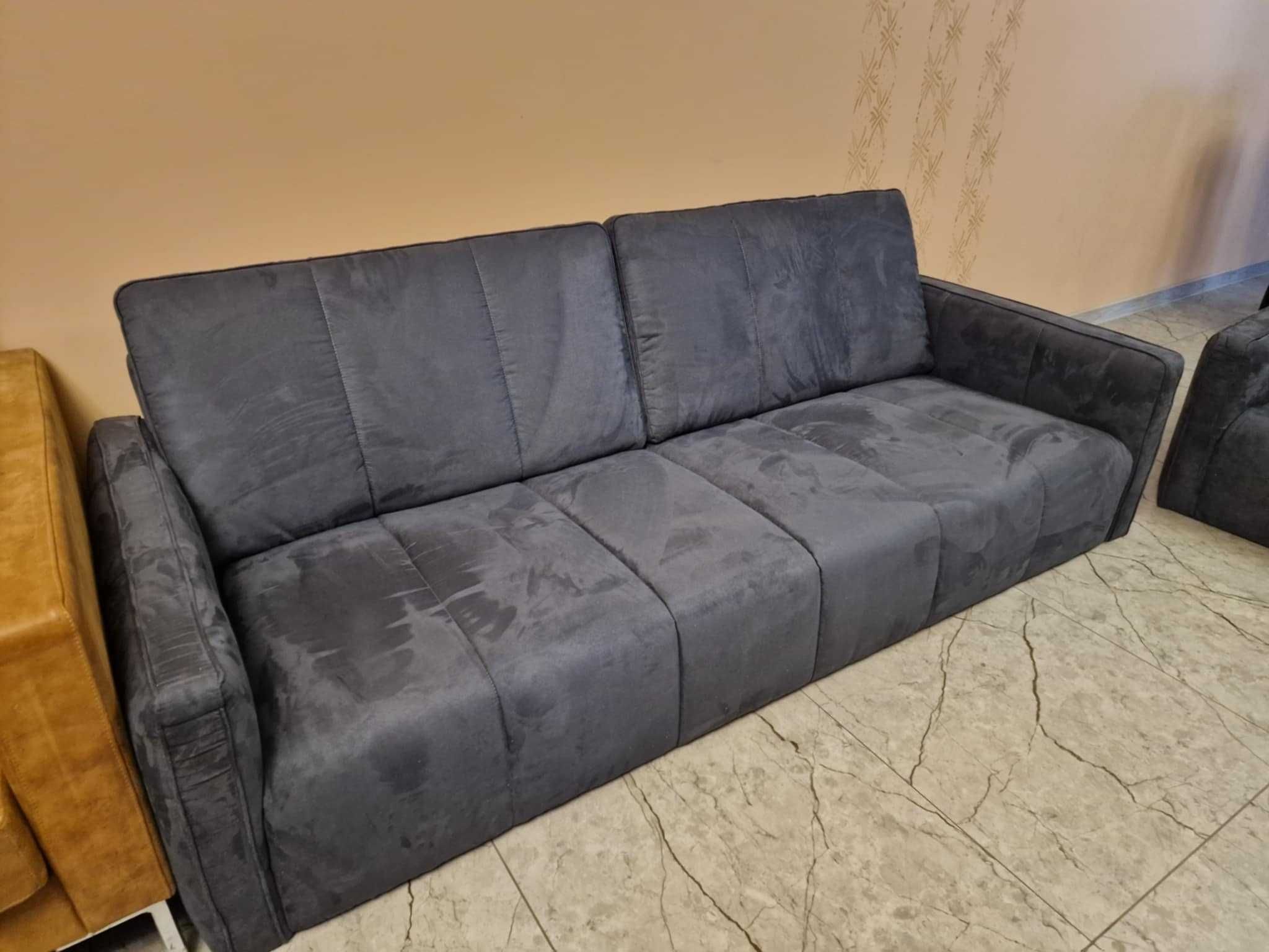 2 sofy i narożnik