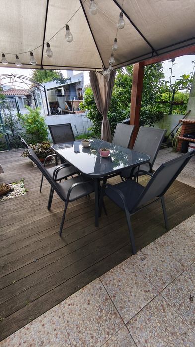 Conjunto pérgola + mesa + 6 cadeiras