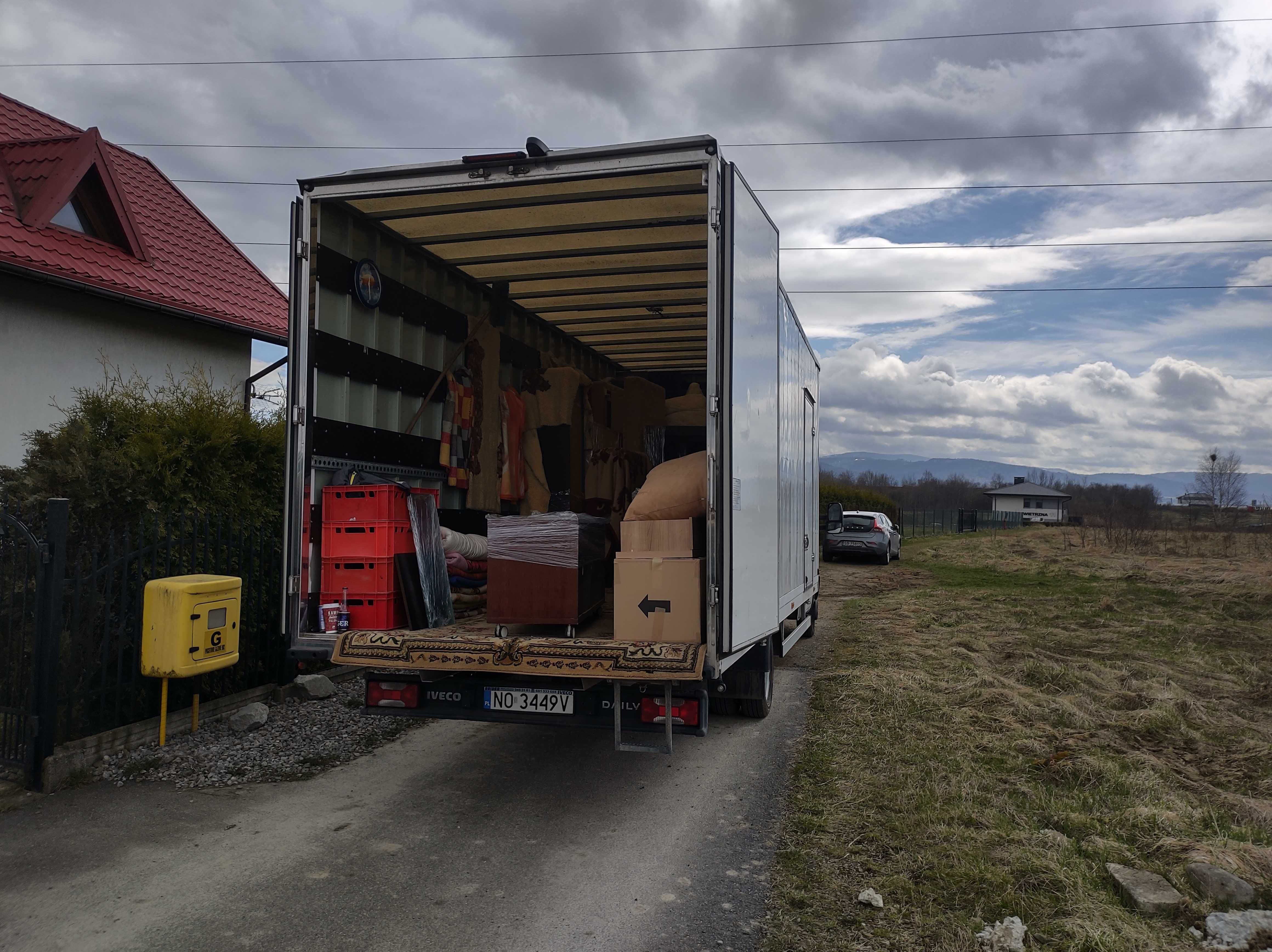 Wywóz mebli sprzątanie piwnic garaży strychów.Przeprowadzki transport.