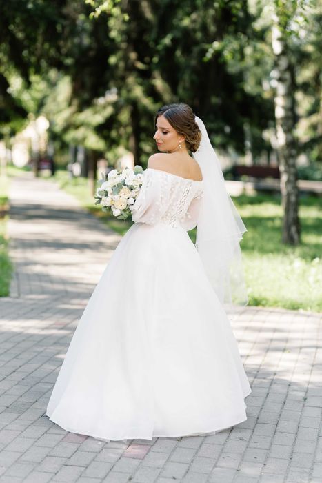 Оригінальна весільна сукня
