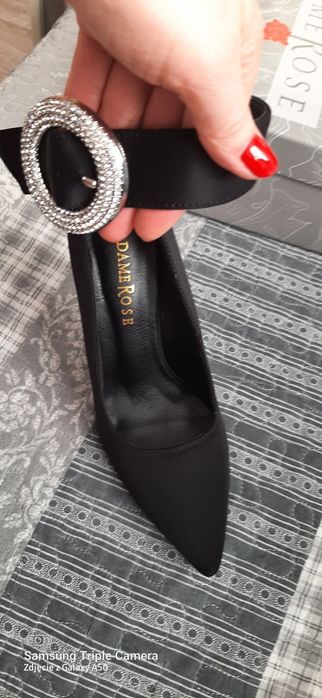 Czarne szpilki z ozdobną sprzączką 37