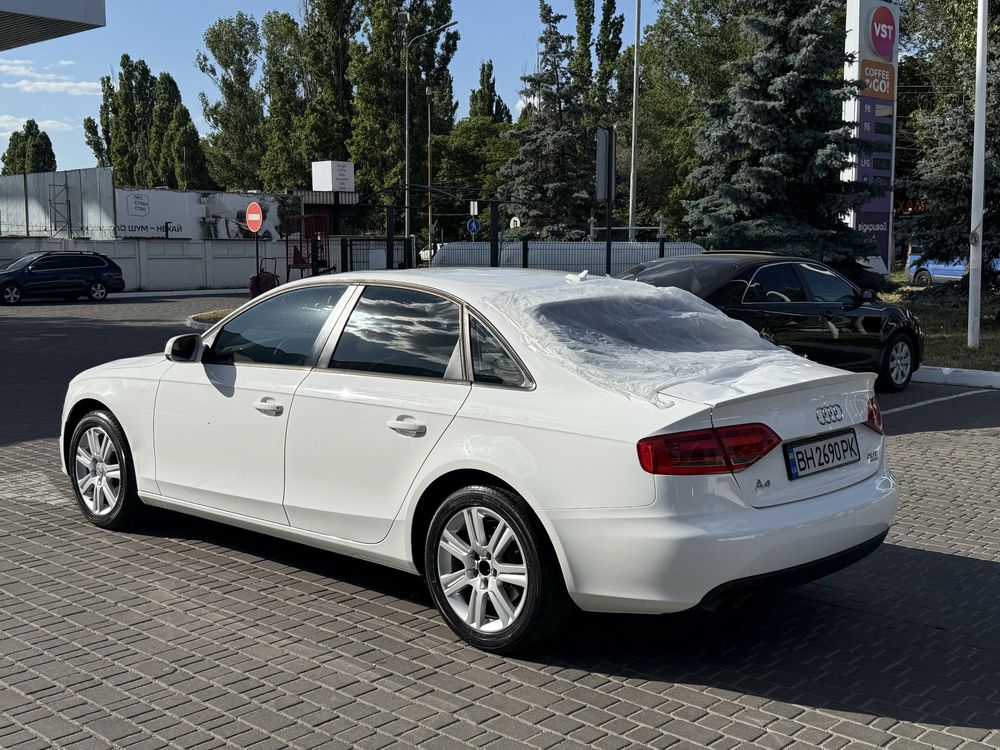 Audi A4 2009 атомобиль после прилета