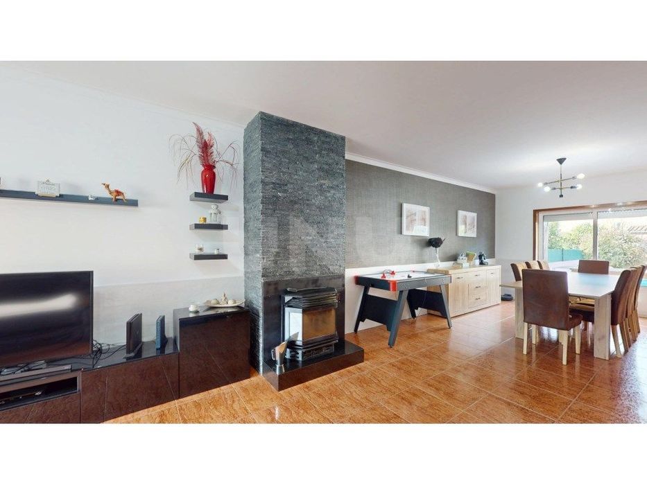 Moradia T3 com piscina, jardim e sótão habitável Lago, Amares