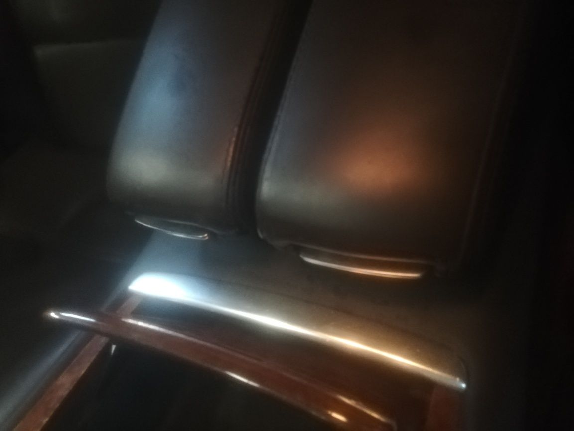 Podłokietniki schowek telefon Audi A 8 D3