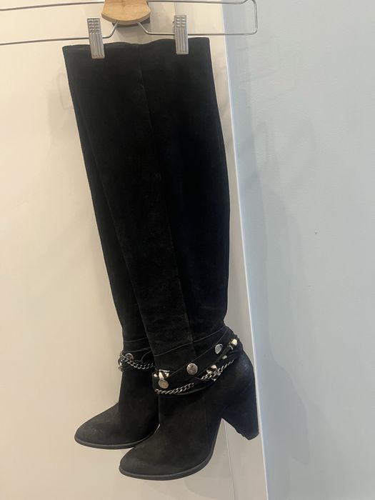 Kozaki Carinii skóra zamszowa