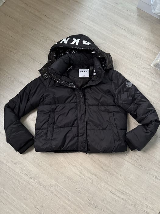 Пуховик DKNY американского бренда