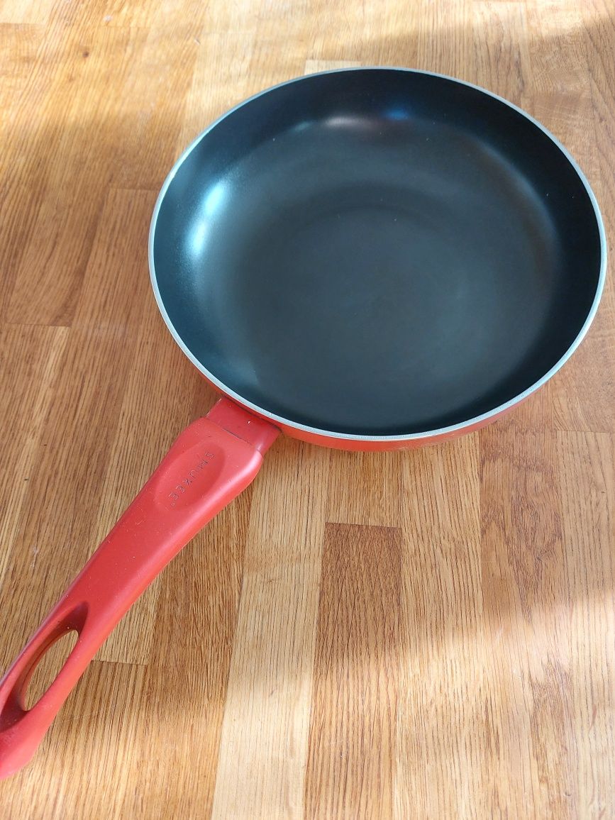 Patelnia 24 cm średnicy