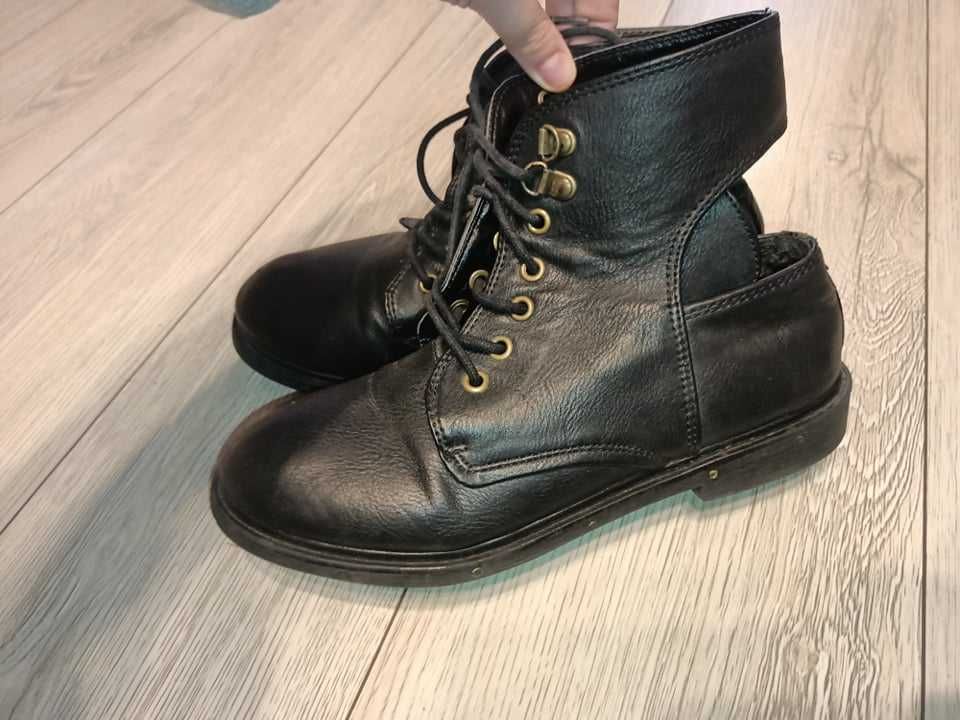 Buty wiązane z otworem - Forever21 , rozmiar 37  nr253