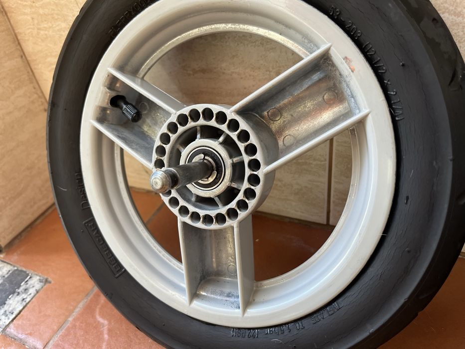 Rodas Todo-o-terreno para carrinho Bebecar