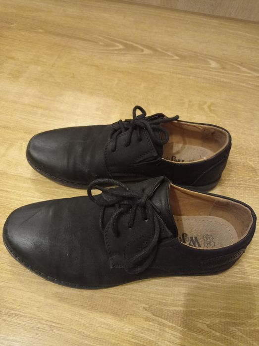 Buty chłopięce eleganckie r. 34. półbuty Komunia Święta
