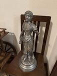 Estatueta de estanho ou bronze antiga.