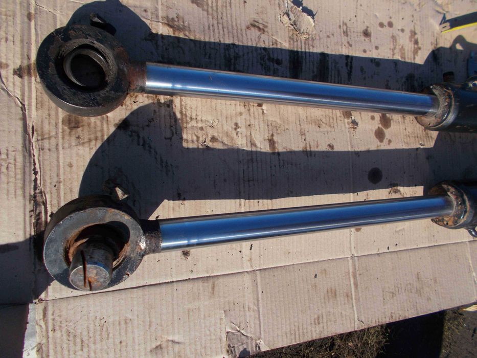 Siłownik Hydrauliczny Dwustronnego Działania 118cm rozłożony