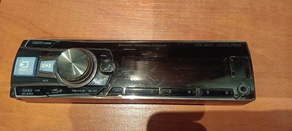 Radio samochodowe Alpine UTE-92BT, RUE-4202