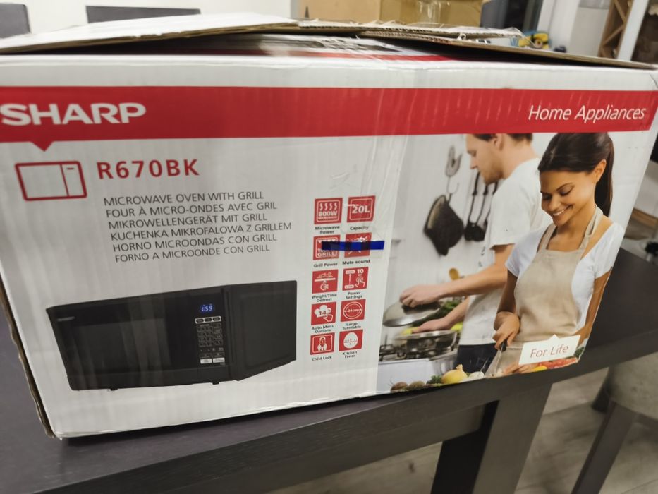 Kuchenka mikrofalowa Sharp R642BKW Grill