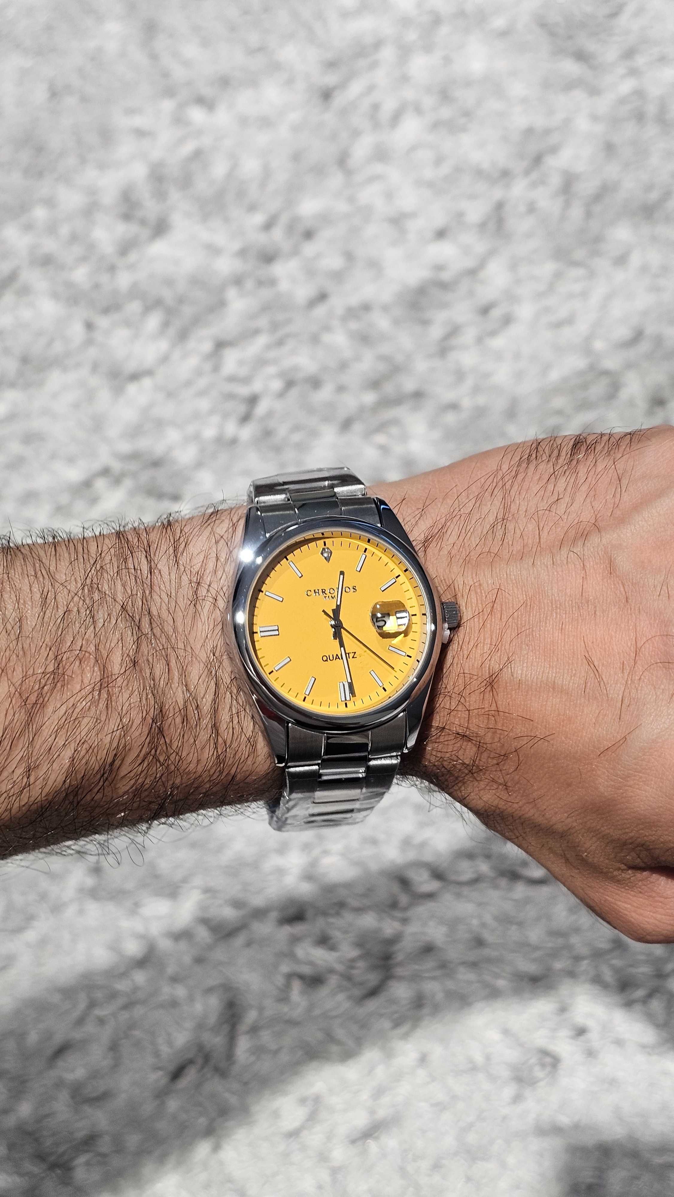 Relógio Amarelo Chronos Quartz