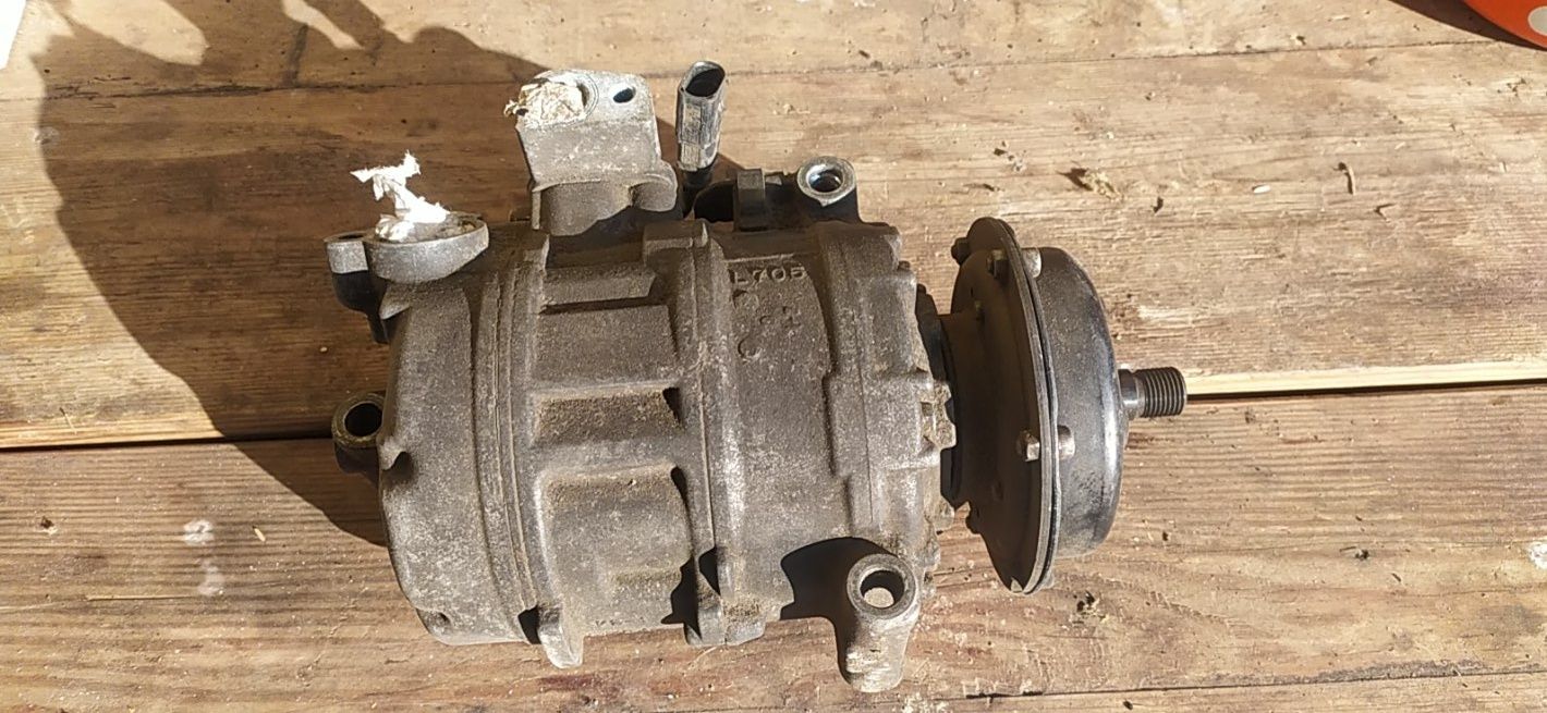 Компрессор кондиционера Фольксваген Т5 2.5 TDI