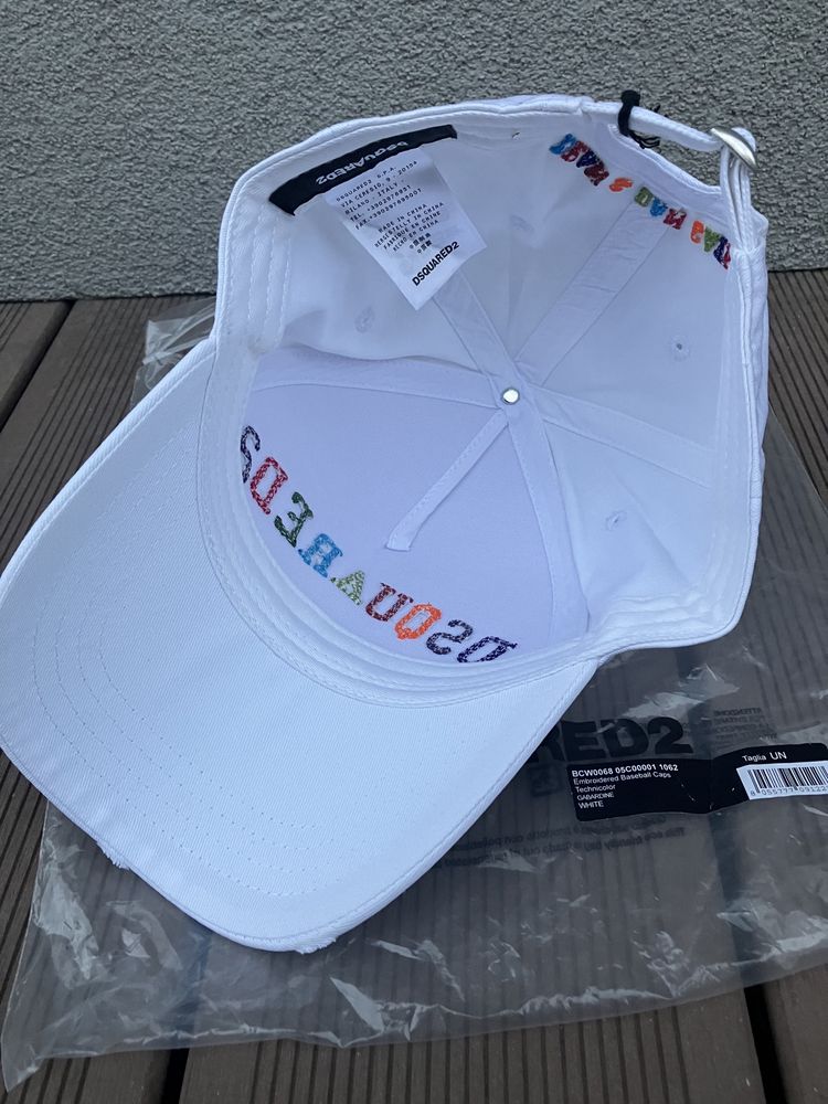 Dsquared2 luksusowa damska czapka Nowa White