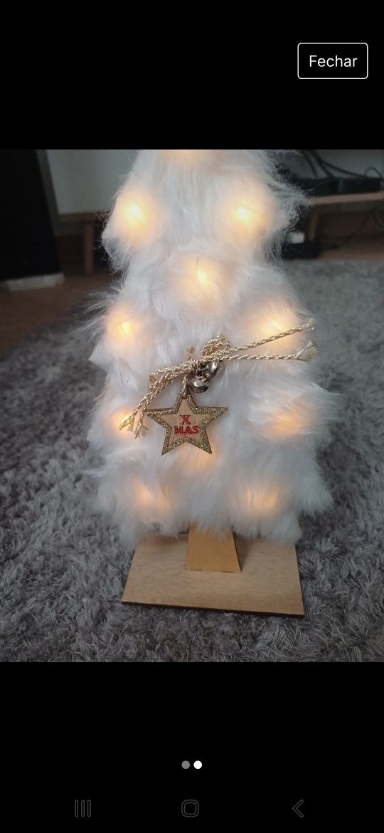 Arvore natal decorativa pequena com luz