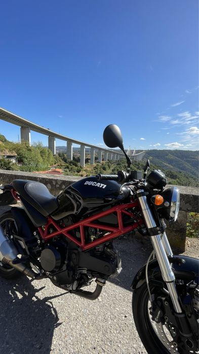 Ducati Monster 695