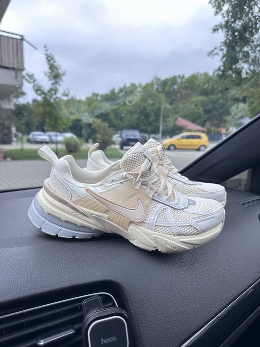 Оригінал! Кросівки Nike V2K RUN  розмір 39 -25см