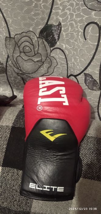 Кожані Боксерські рукавички EVERLAST.