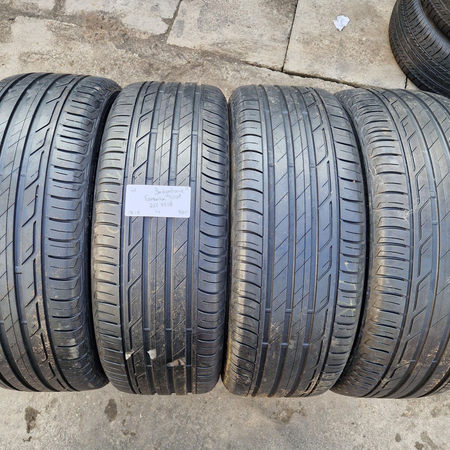 225/55/18 225/55R18 Bridgestone 2019 lato