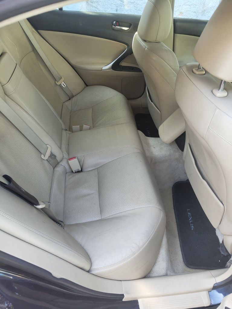 Lexus IS 220d 2006 | 177cv | Fiável e Confortável | 3.200€